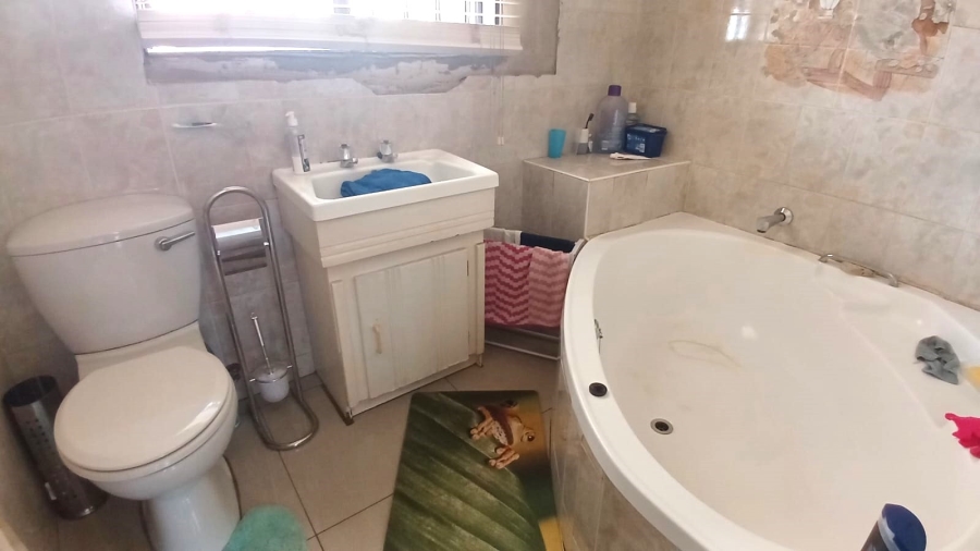 4 Bedroom Property for Sale in Waldrift Gauteng