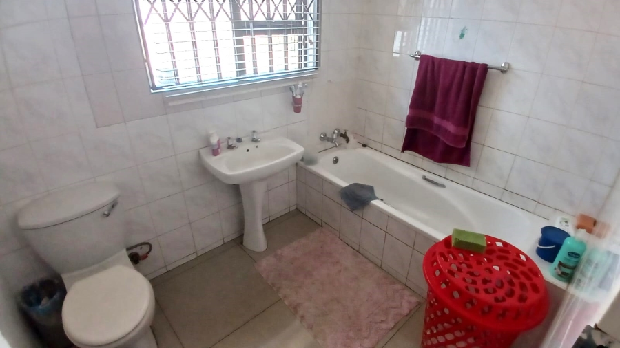 4 Bedroom Property for Sale in Waldrift Gauteng