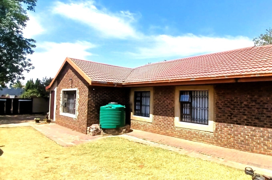 4 Bedroom Property for Sale in Waldrift Gauteng