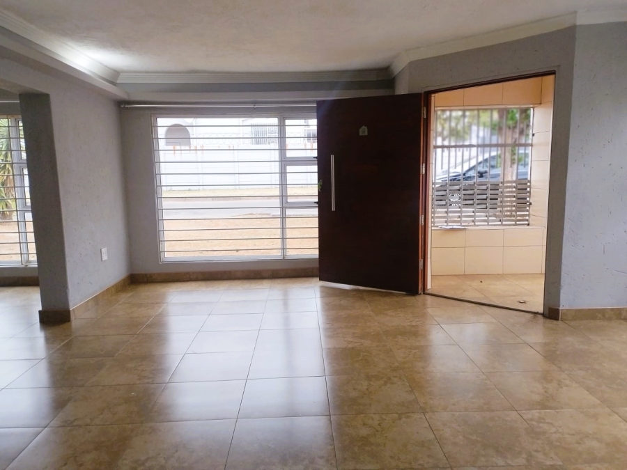 4 Bedroom Property for Sale in Roshnee Gauteng