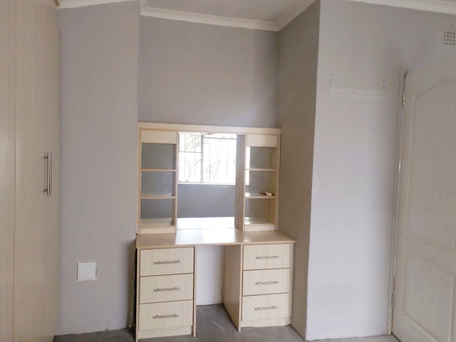 4 Bedroom Property for Sale in Roshnee Gauteng