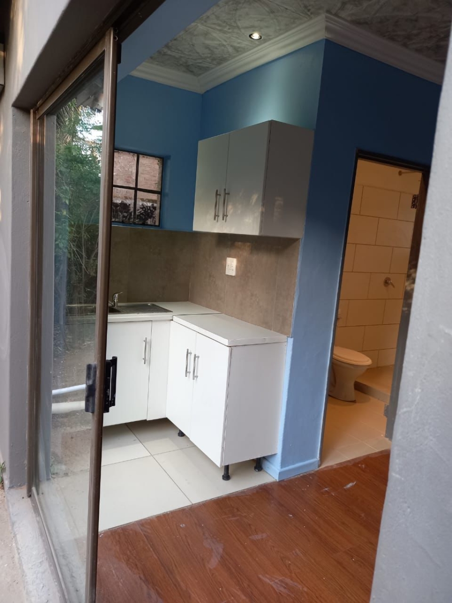 To Let 1 Bedroom Property for Rent in Edleen Gauteng