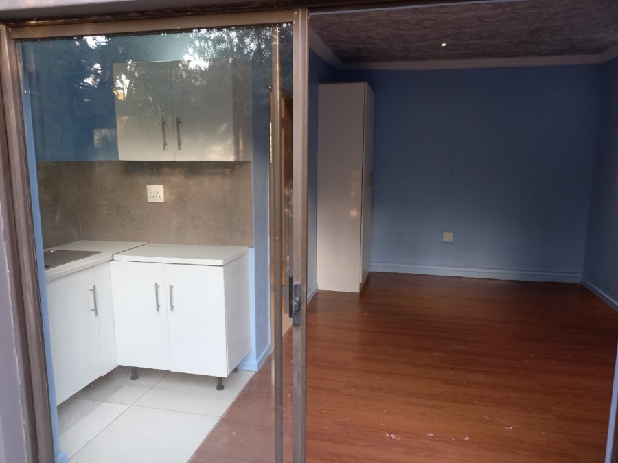 To Let 1 Bedroom Property for Rent in Edleen Gauteng