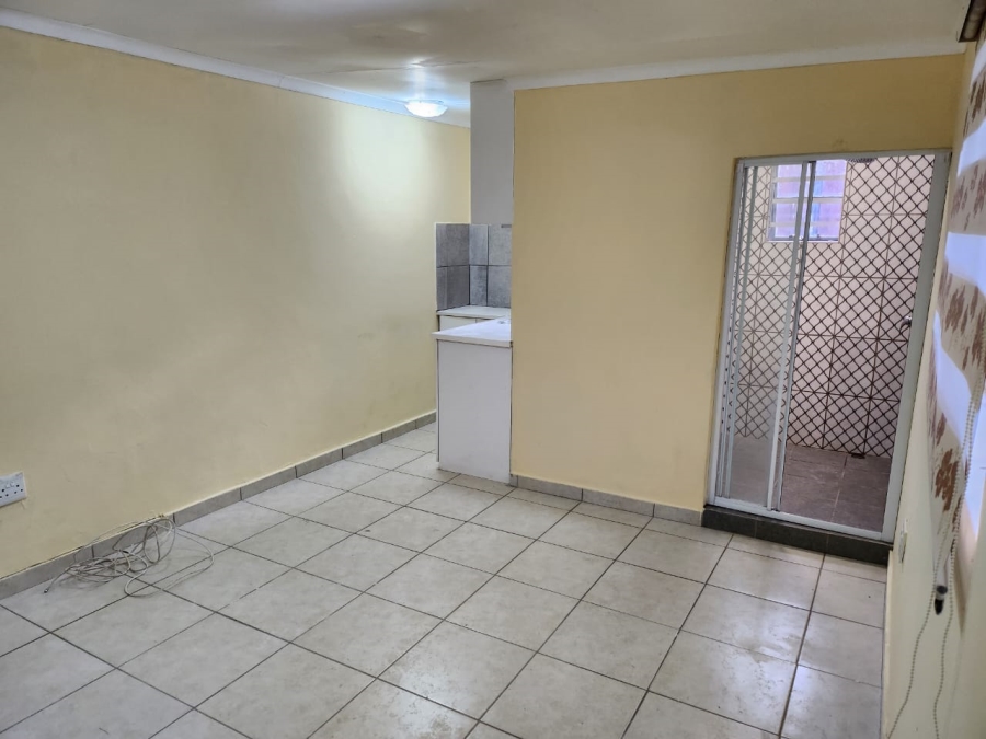 To Let 1 Bedroom Property for Rent in Edleen Gauteng