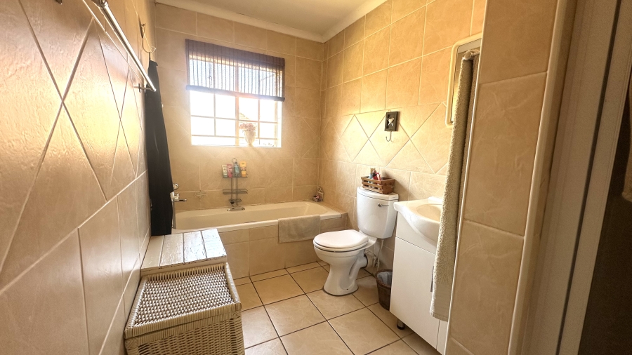 3 Bedroom Property for Sale in Highveld Gauteng