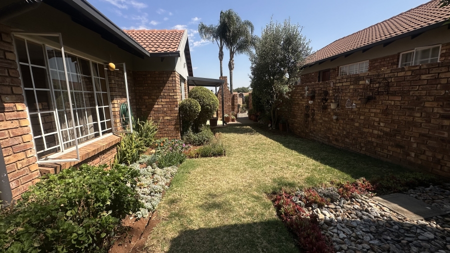 3 Bedroom Property for Sale in Highveld Gauteng