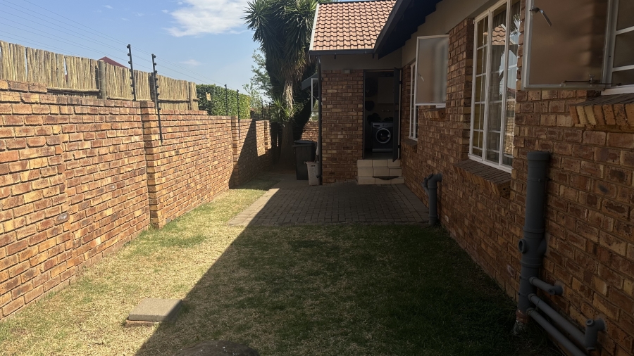 3 Bedroom Property for Sale in Highveld Gauteng