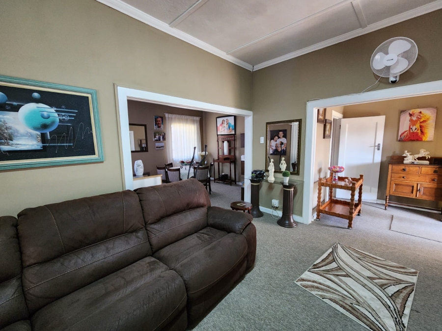 6 Bedroom Property for Sale in Selection Park Gauteng