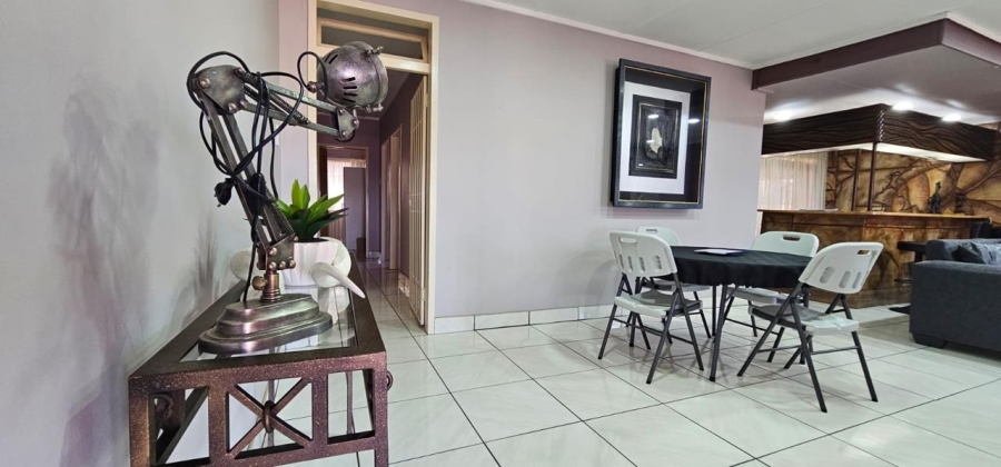 3 Bedroom Property for Sale in Crown Gardens Gauteng