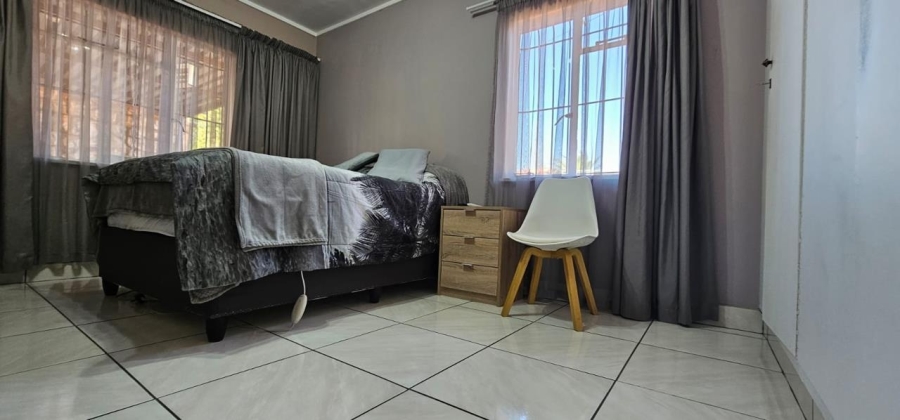 3 Bedroom Property for Sale in Crown Gardens Gauteng