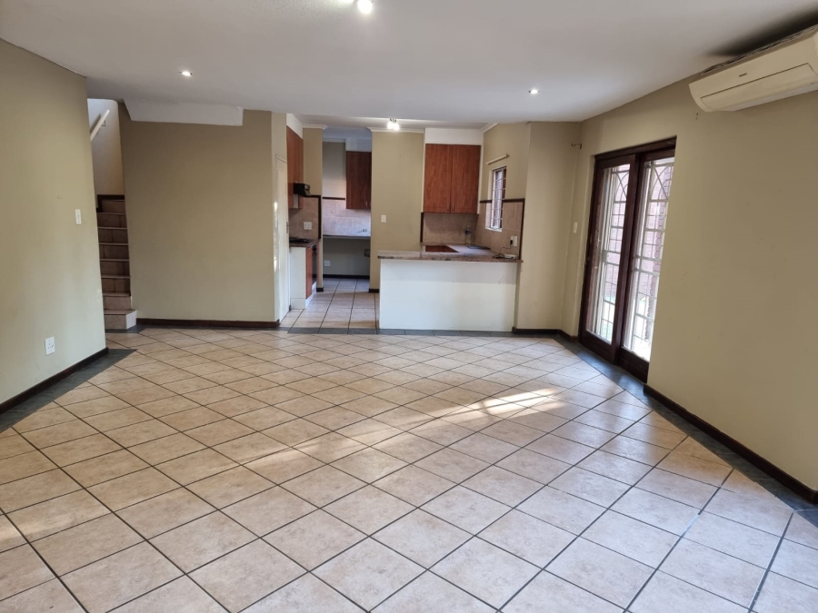 3 Bedroom Property for Sale in Crescent Wood Country Estate Gauteng