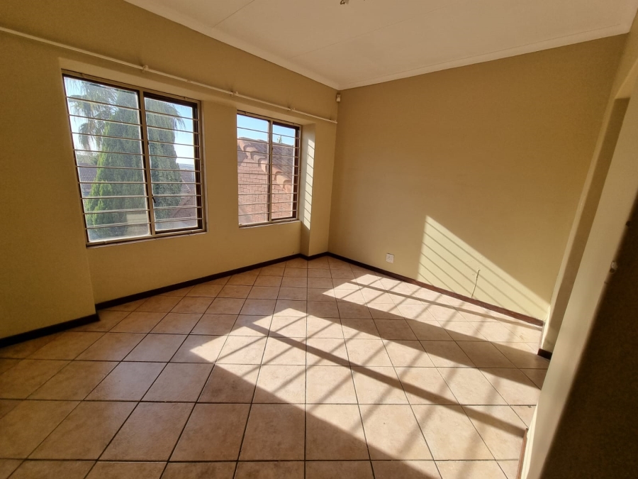 3 Bedroom Property for Sale in Crescent Wood Country Estate Gauteng