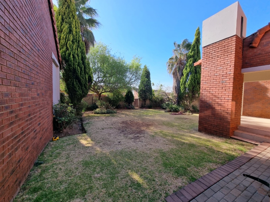 3 Bedroom Property for Sale in Crescent Wood Country Estate Gauteng