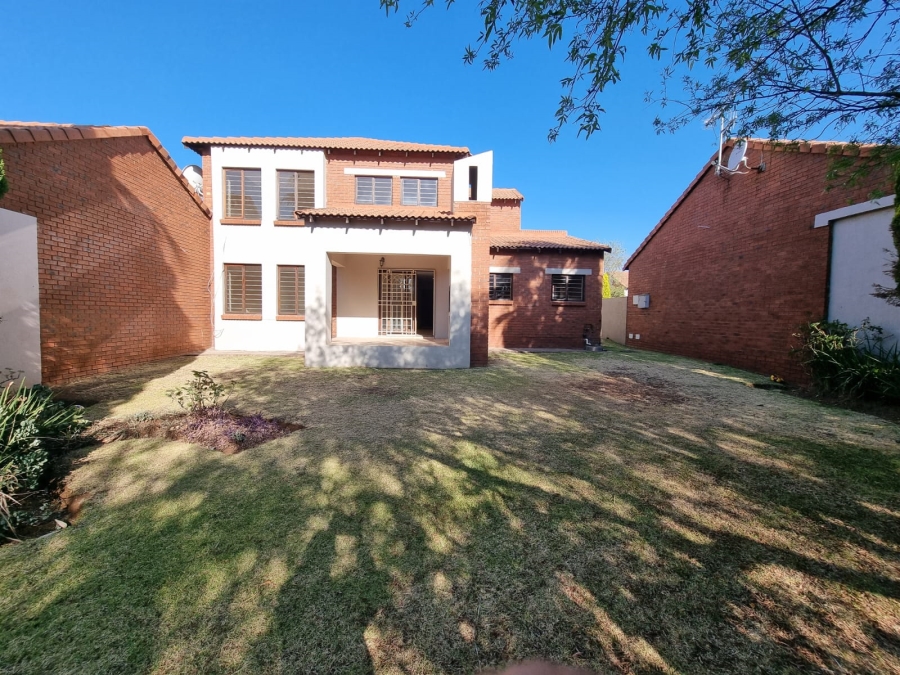 3 Bedroom Property for Sale in Crescent Wood Country Estate Gauteng