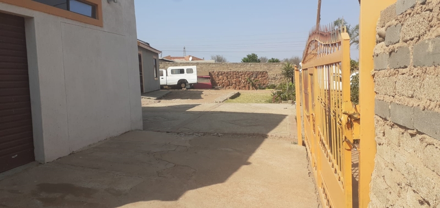 2 Bedroom Property for Sale in Soshanguve M Gauteng