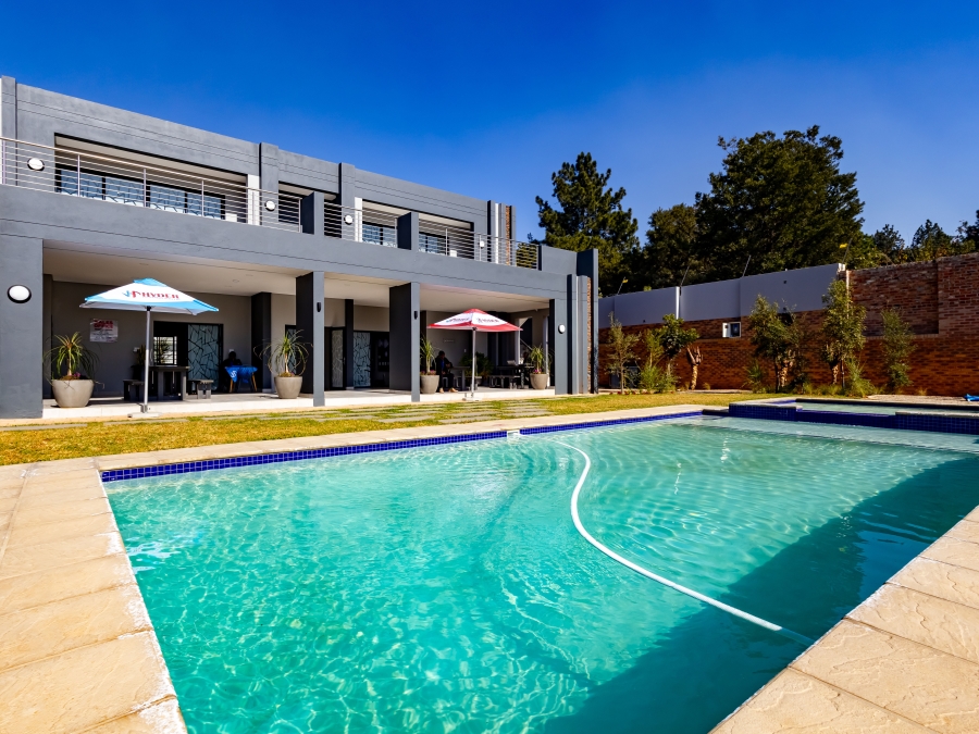 2 Bedroom Property for Sale in Blue Hills Gauteng