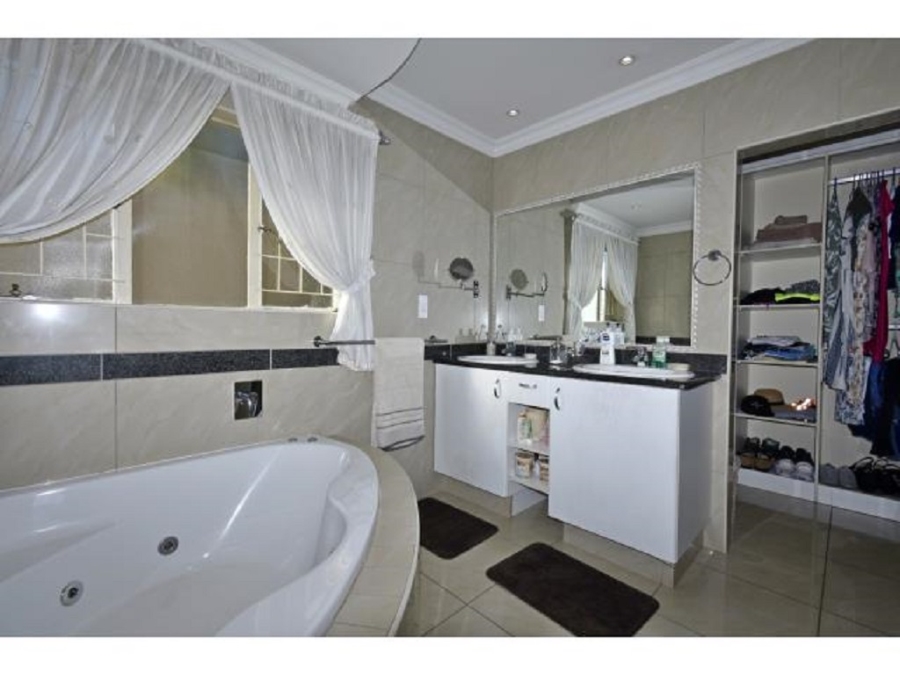 4 Bedroom Property for Sale in Bassonia Gauteng