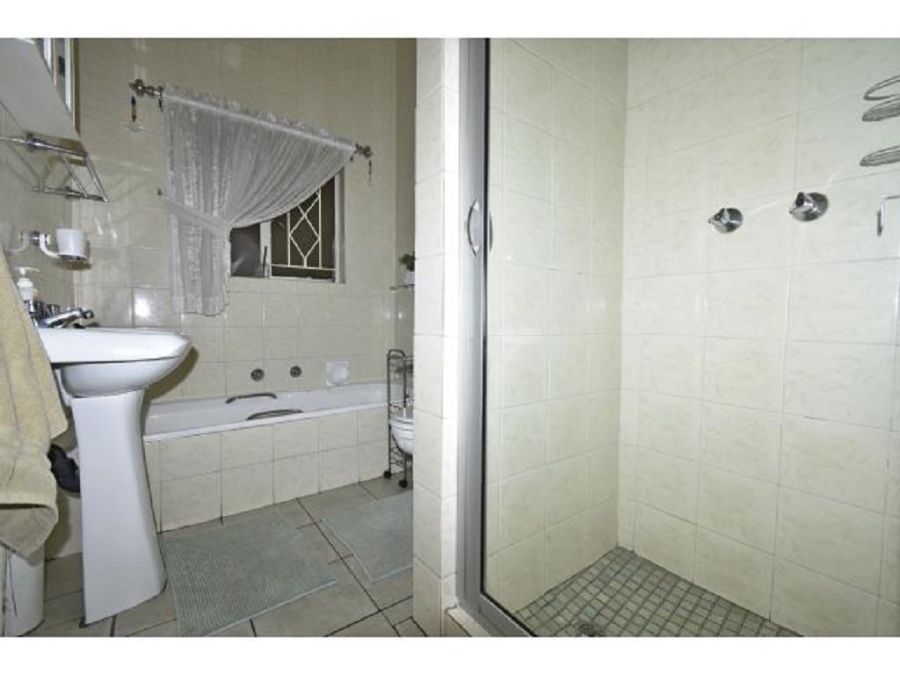 4 Bedroom Property for Sale in Bassonia Gauteng