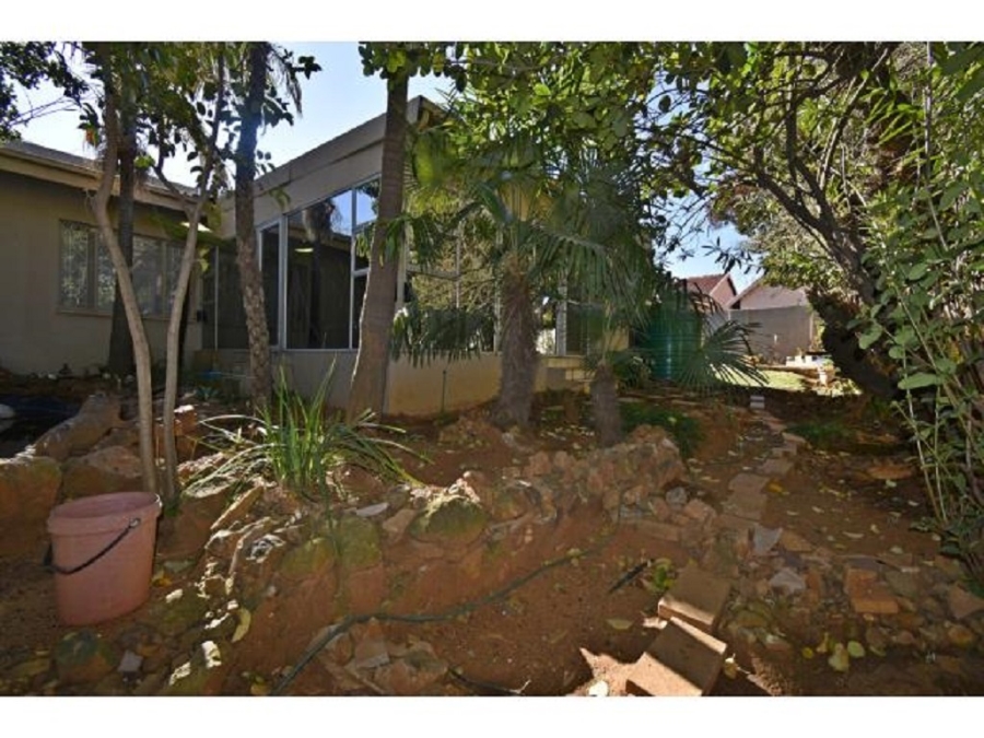 4 Bedroom Property for Sale in Bassonia Gauteng