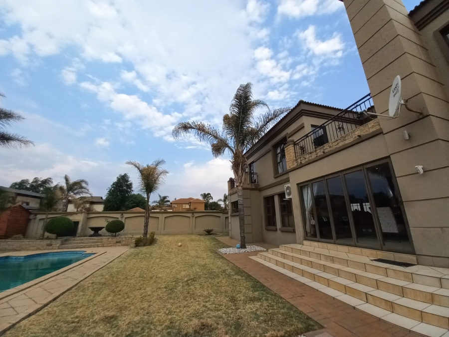 4 Bedroom Property for Sale in Sonneveld Gauteng