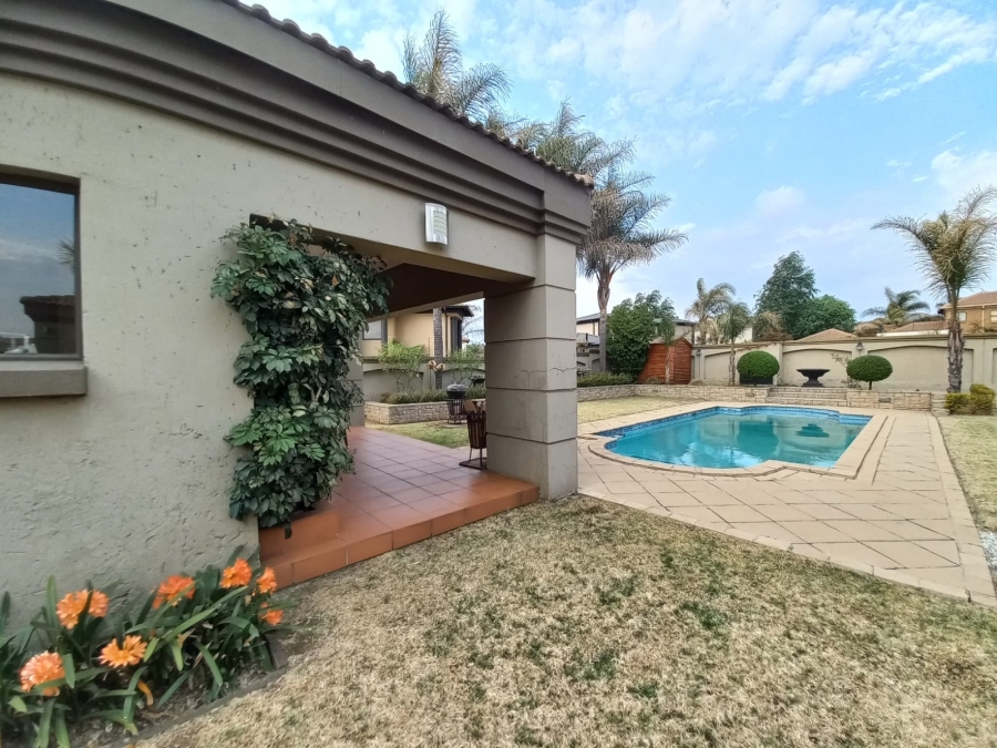 3 Bedroom Property for Sale in Sonneveld Gauteng