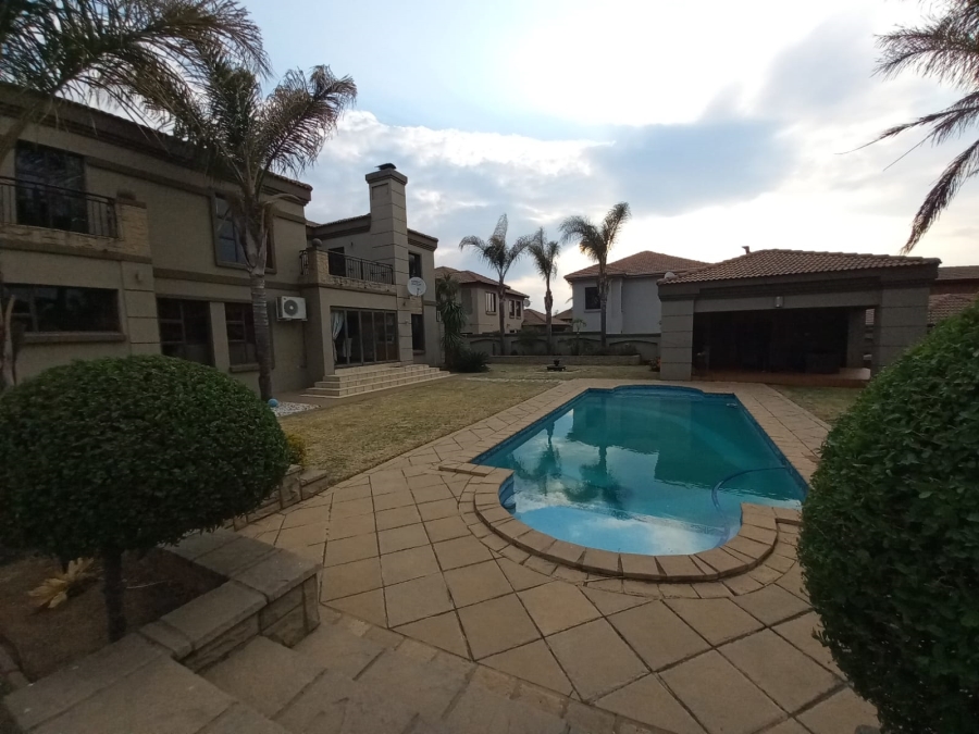 4 Bedroom Property for Sale in Sonneveld Gauteng