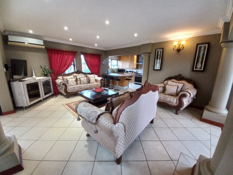 4 Bedroom Property for Sale in Sonneveld Gauteng