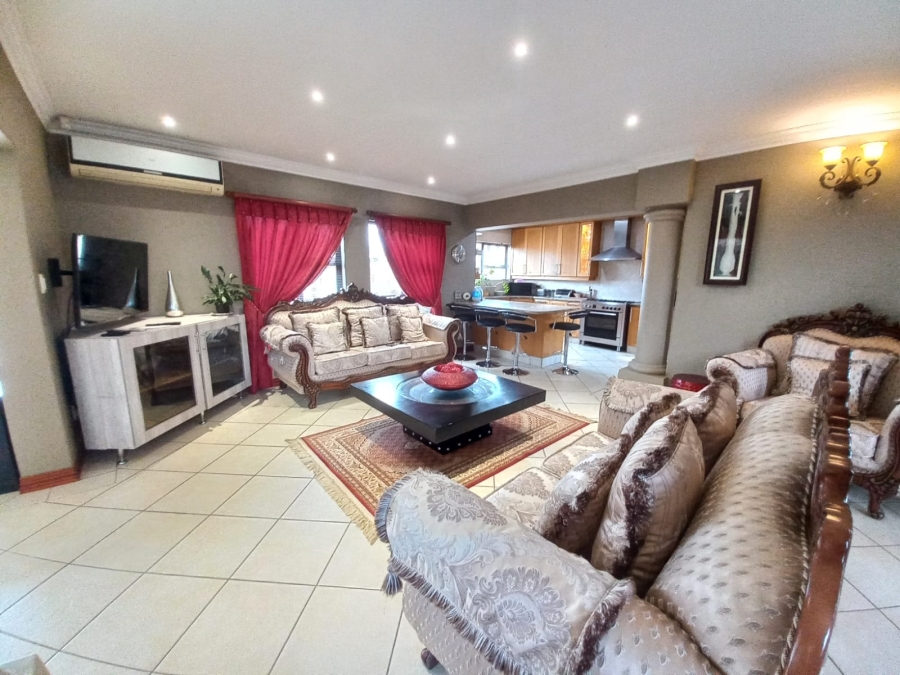 3 Bedroom Property for Sale in Sonneveld Gauteng