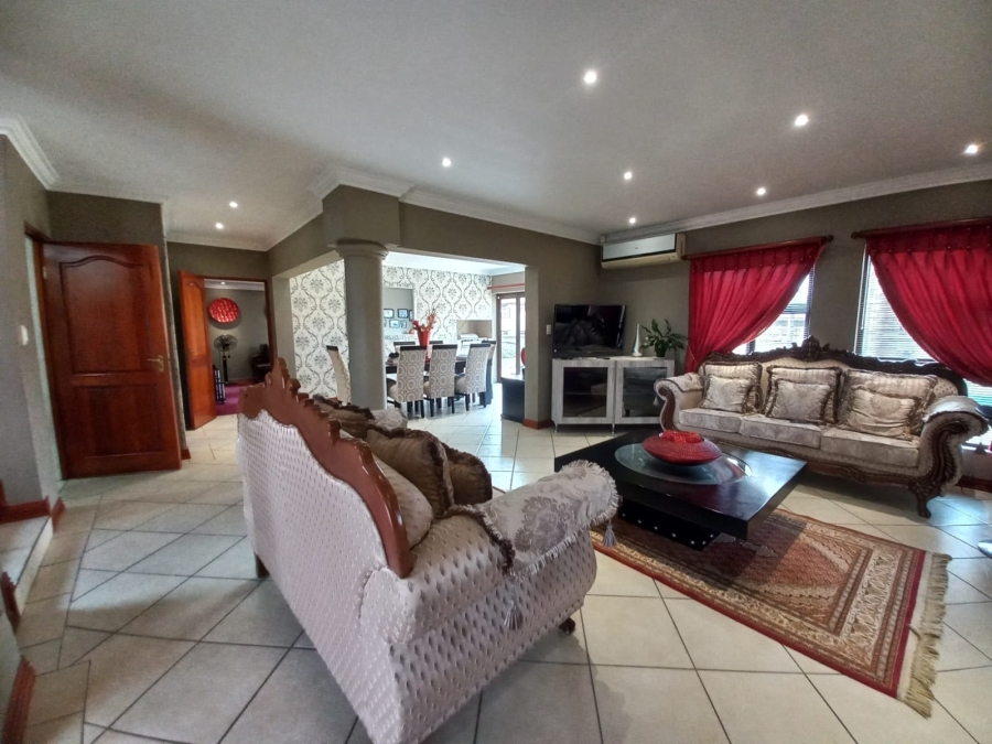 3 Bedroom Property for Sale in Sonneveld Gauteng