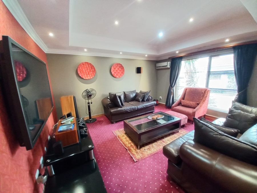 3 Bedroom Property for Sale in Sonneveld Gauteng