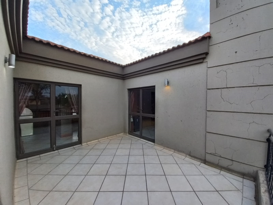 3 Bedroom Property for Sale in Sonneveld Gauteng