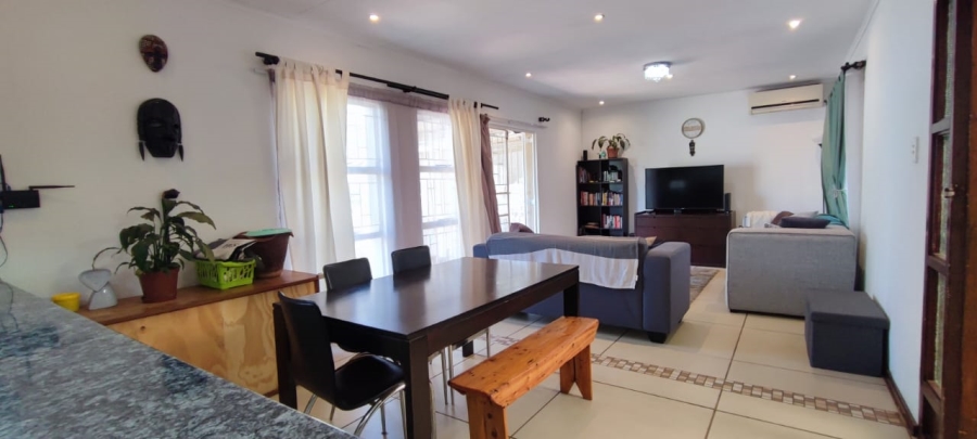 3 Bedroom Property for Sale in Die Hoewes Gauteng