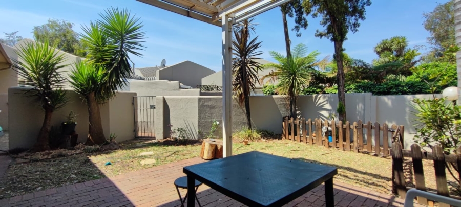 3 Bedroom Property for Sale in Die Hoewes Gauteng