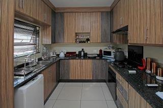 To Let 3 Bedroom Property for Rent in Emmarentia Gauteng