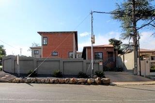 To Let 3 Bedroom Property for Rent in Emmarentia Gauteng