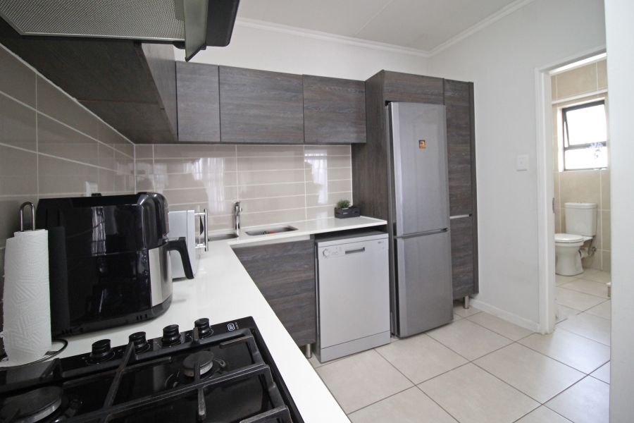 1 Bedroom Property for Sale in Olivedale Gauteng