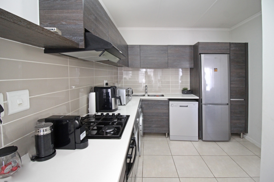 1 Bedroom Property for Sale in Olivedale Gauteng