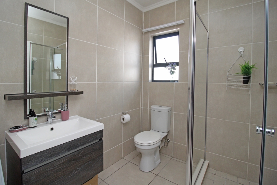 1 Bedroom Property for Sale in Olivedale Gauteng