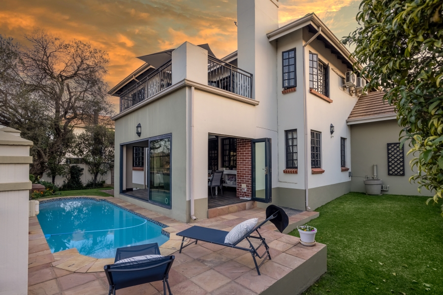 4 Bedroom Property for Sale in Lonehill Gauteng