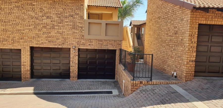 2 Bedroom Property for Sale in The Wilds Gauteng