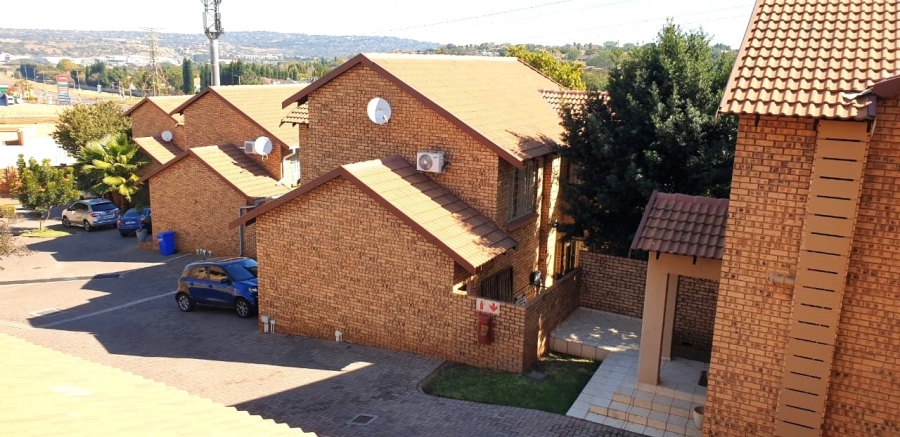 2 Bedroom Property for Sale in The Wilds Gauteng