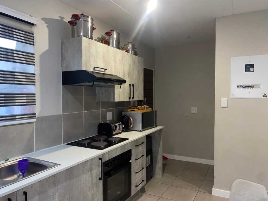 2 Bedroom Property for Sale in Albertsdal Gauteng