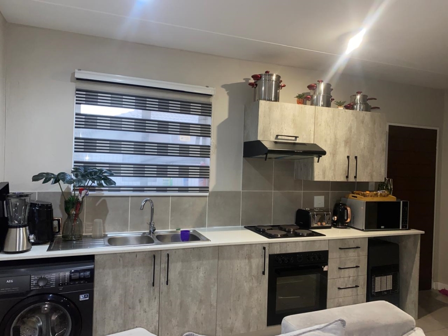 2 Bedroom Property for Sale in Albertsdal Gauteng