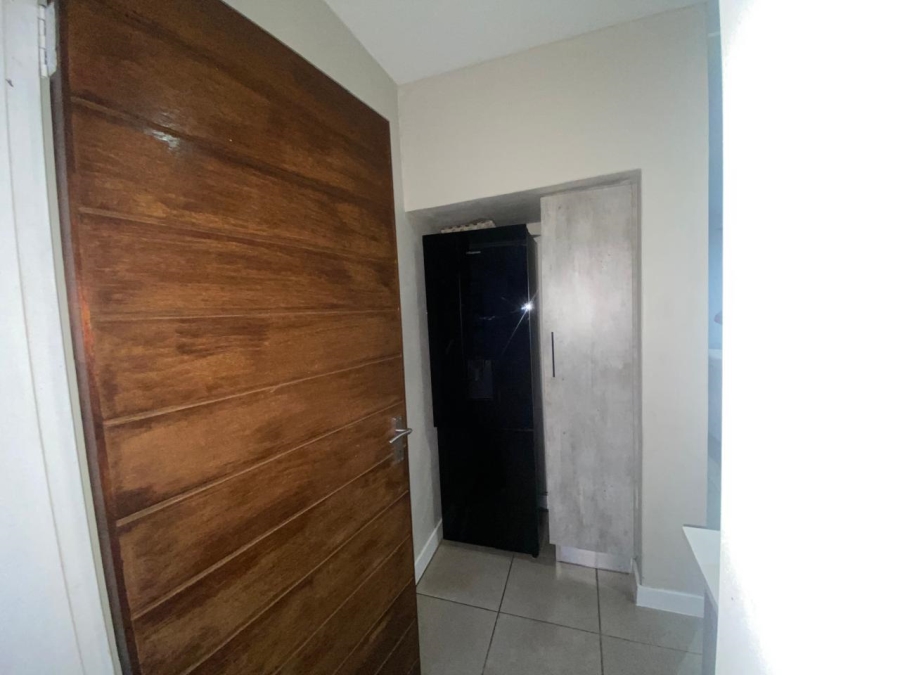 2 Bedroom Property for Sale in Albertsdal Gauteng