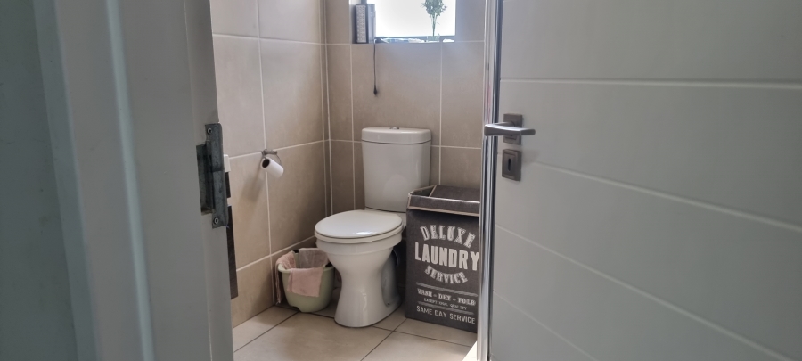 1 Bedroom Property for Sale in Olivedale Gauteng