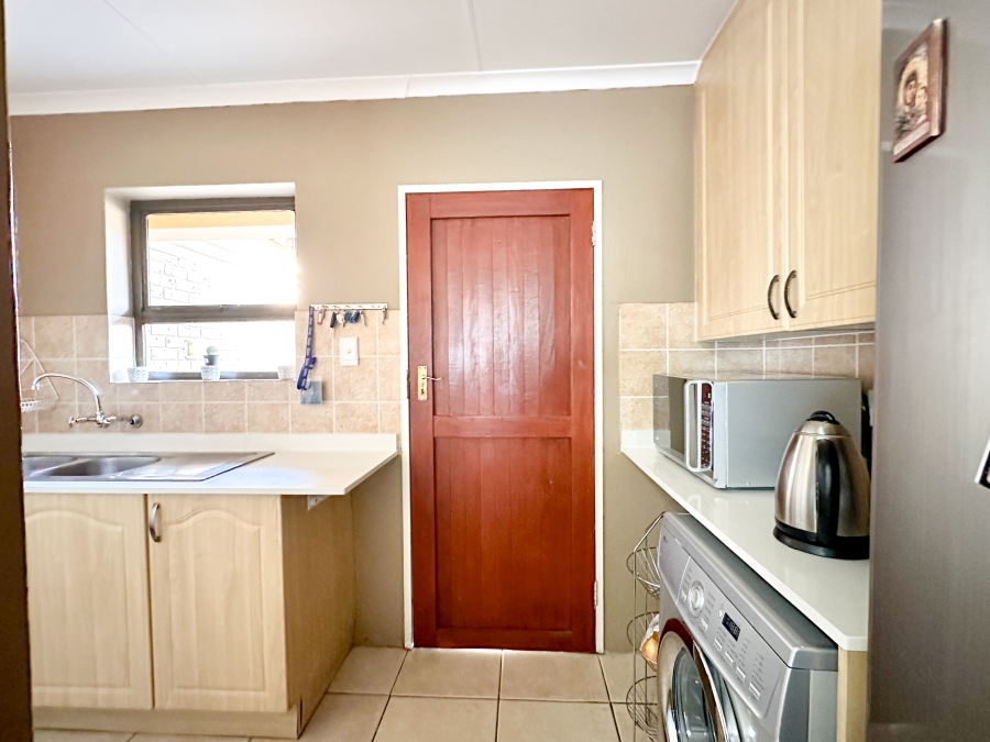 3 Bedroom Property for Sale in Noordwyk Gauteng