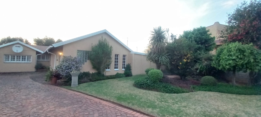 4 Bedroom Property for Sale in Dalpark Gauteng