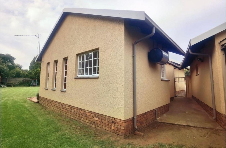 4 Bedroom Property for Sale in Dalpark Gauteng