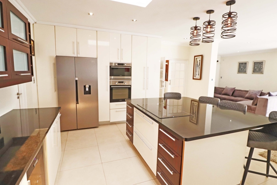 To Let 4 Bedroom Property for Rent in Bryanston Gauteng