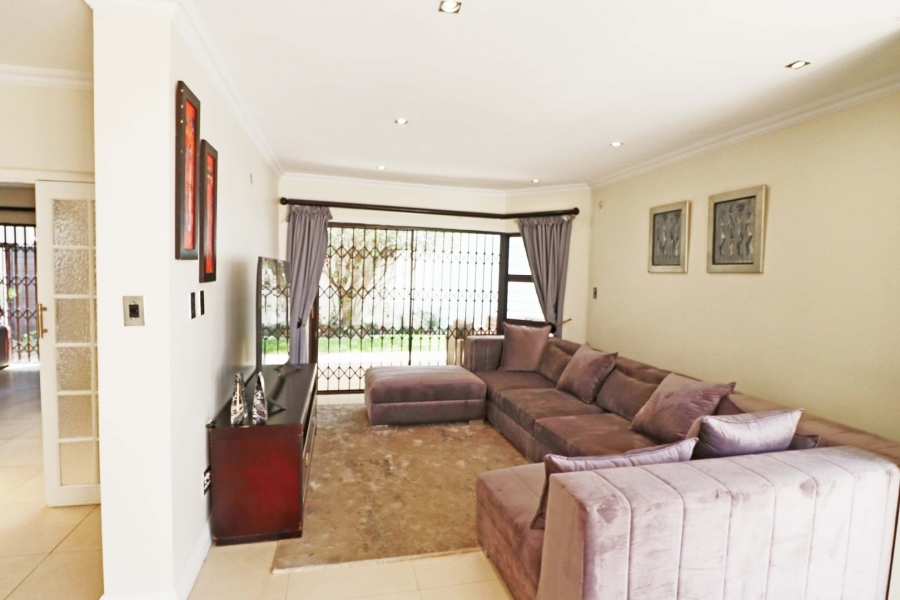 To Let 4 Bedroom Property for Rent in Bryanston Gauteng